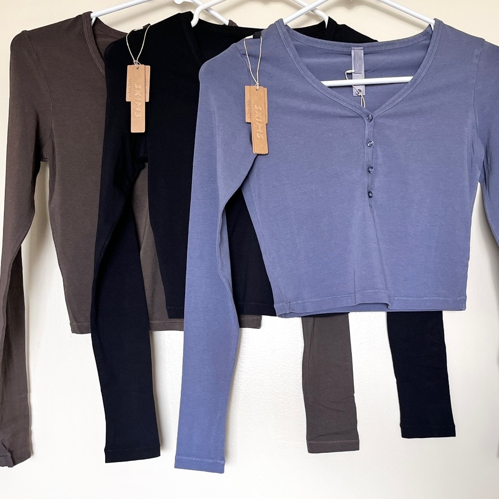 Skims vintage long sleeve cropped henley